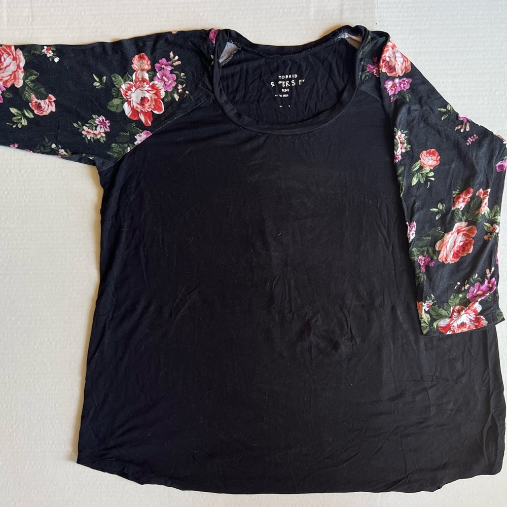 Torrid, Black, 3/4 T-shirt, Size 2 (XXL), used